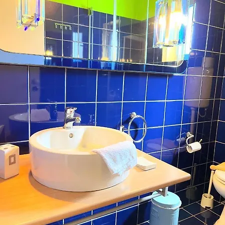 Kirki איה אפימיה